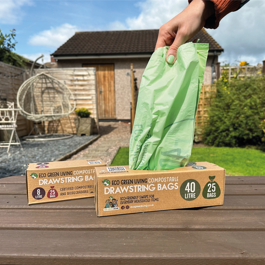 søppelpose i plantbasert materialle, fri for plast og andre farlige kjemikalier, Komposterbare 40L søppelposer med snørelukking – plastfrie, miljøvennlige-Frontbilde av 2esker med søppelposer. miljøvennlig og bærekraftig produkt for ditt hjem-the organic way.